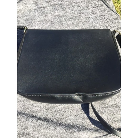 Lovely Calvin Klein bag in‎ black, green, and white. Gold Hardware - Picture 3 of 6